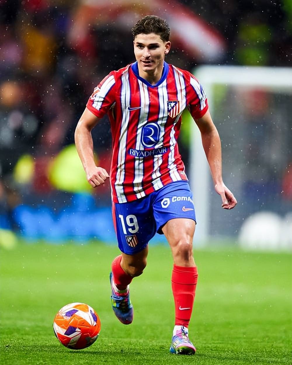 马竞5-1横扫法兰克福!格列兹曼200球里程碑闪耀,小蜘蛛1球2助