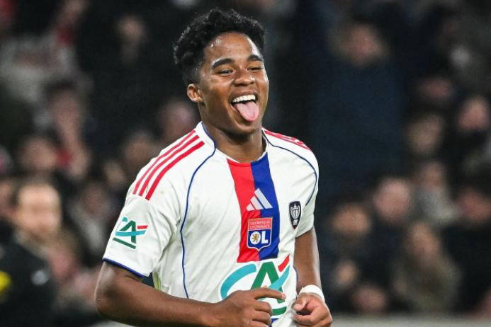 19岁新星恩德里克三球+三场造5球闪耀法甲,皇马偷笑心疼阿隆索决策失误